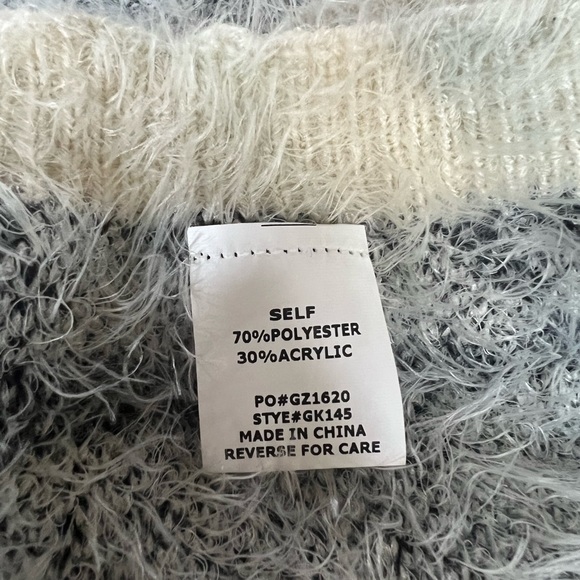 Cream/black Aztec pattern sweater - Picture 5 of 6